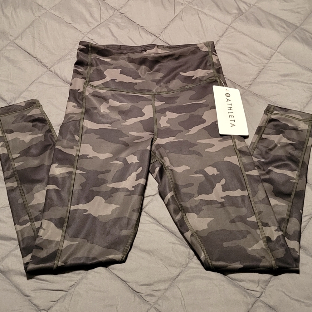 Athleta Ultimate Camo 7/8 Tight